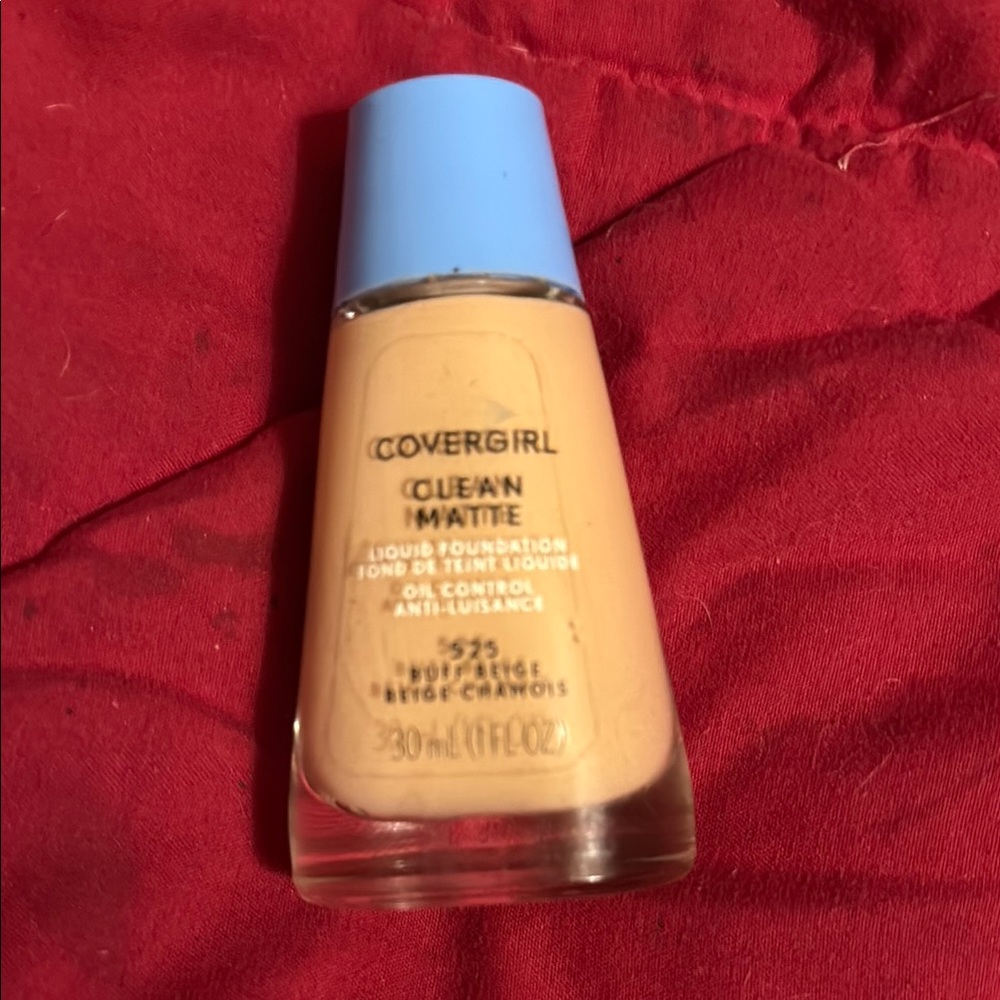 CoverGirl Clean Matte Liquid Foundation - Buff Beige